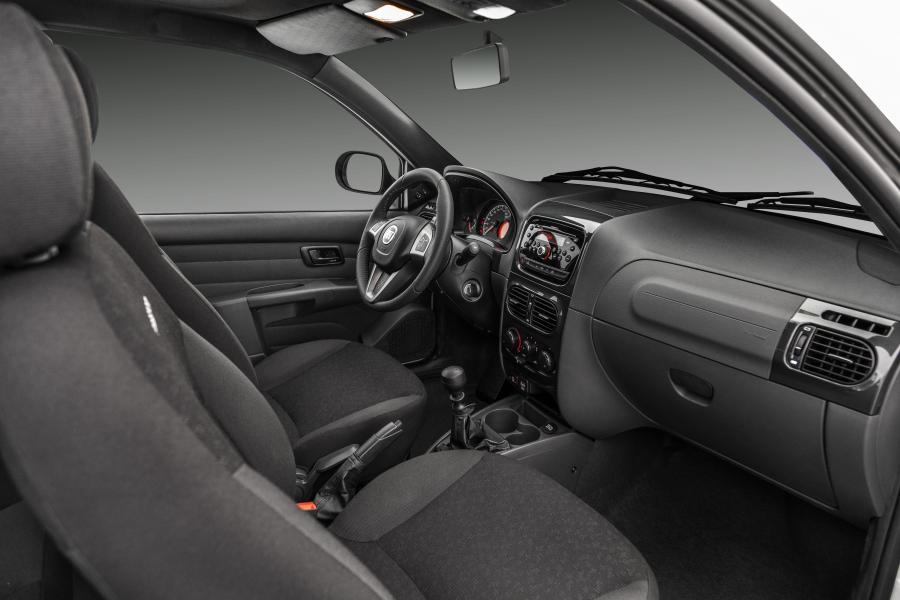 Интерьер Fiat Strada Freedom CD (278) 2018 года  (фото 5 из 13)